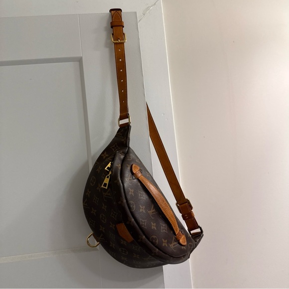 Louis Vuitton Dark Brown Monogram Crossbody Bag - Picture 13 of 15